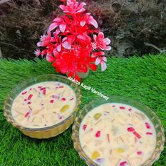 A picture of Fruit Custard.