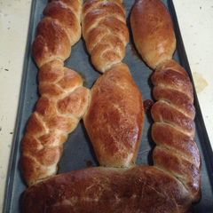 A picture of Vienna, baughettes,plaited and twisted bread.