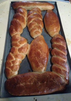 A picture of Vienna, baughettes,plaited and twisted bread.