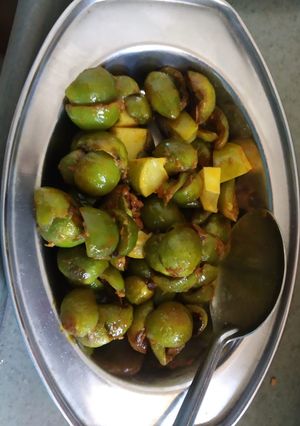 ગુંદા કેરી નું શાક (Gunda Keri Shak Recipe In Gujarati) રેસીપી મુખ્ય ફોટો