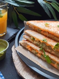 वेज चीज़ सैंडविच (veg cheese sandwich recipe in Hindi) रेसिपी मुख्य फोटो
