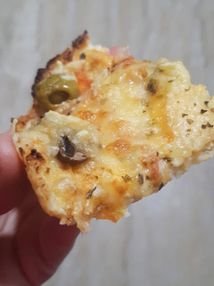 Una foto de Pizza con base de coliflor
