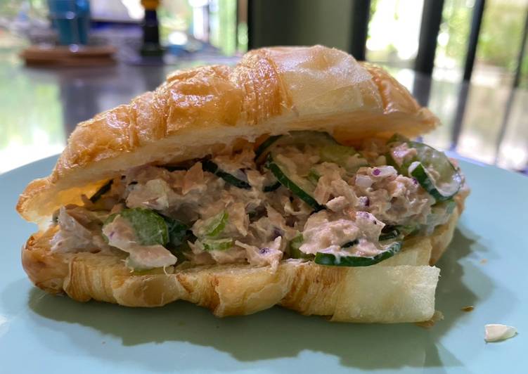 Simple Way to Make Quick Homemade Delifrance Tuna Croissont