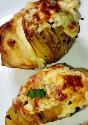 Una foto de Papas Hasselback o papas acordeón
