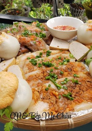Hình của món Mâm bánh thập cẩm : ram ít, bột lọc, nậm.
