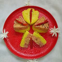 A picture of Two layered muffin khaman.