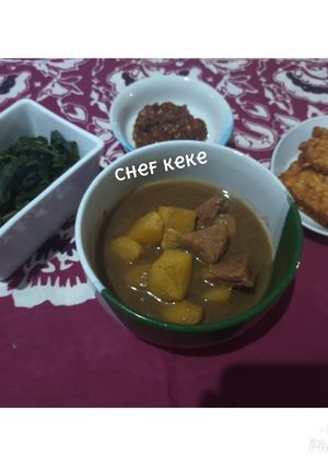 Foto resep Semur daging dan kentang ala keke