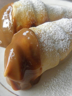 Una foto de Cañoncitos de hojaldre con relleno de dulce de leche