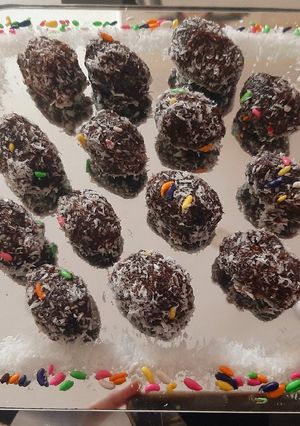 A picture of Chocolate almonds dates.