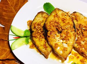 Hình của món Cá Thu Chiên Nước Mắm Tỏi.