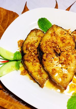 Hình của món Cá Thu Chiên Nước Mắm Tỏi.