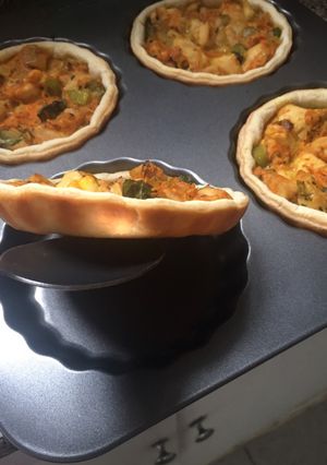 Una foto de Mini tartas con tapas de empanadas
