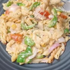 A picture of White Sauce cheese Pasta.