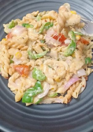 A picture of White Sauce cheese Pasta.