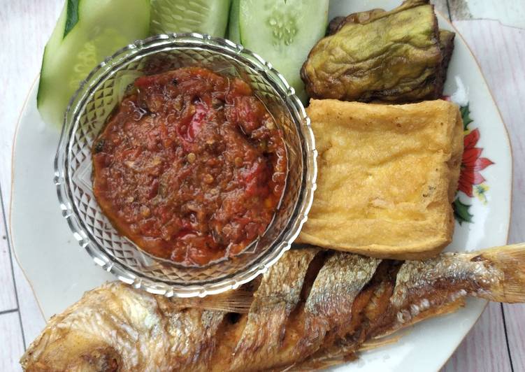 makanan Lalapan ikan Anti Gagal
