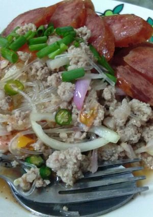 รูปของ ยำวุ้นเส้นหมูสับ กุนเชียง