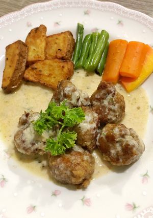 Foto resep (Swedish) Beef Meatballs with Creamy Sauce