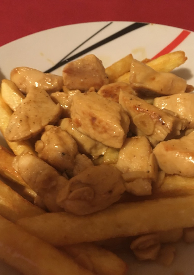 Una foto de Pollo al ajillo