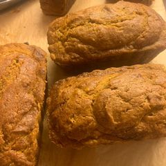 A picture of Mini Pumpkin Bread.