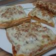Mini pizza con mousse de berenjena a la barbacoa