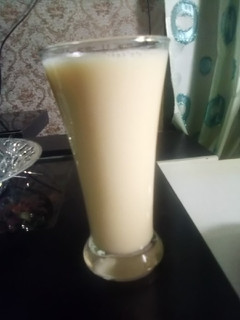 A picture of Banana smoothie.