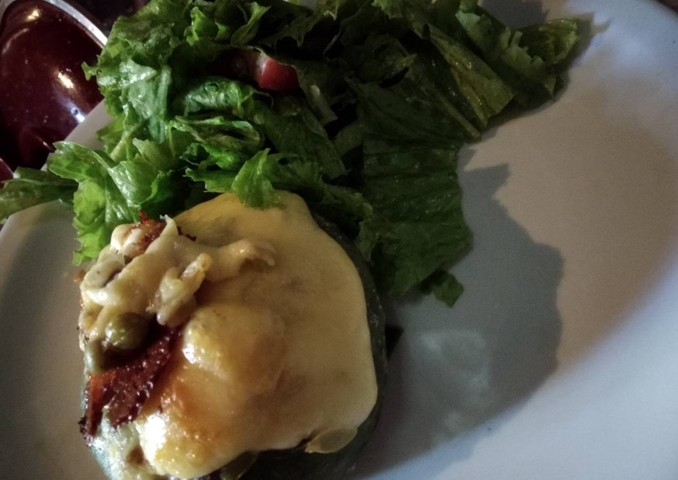 Zapallito con relleno vegetariano y ensalada