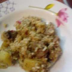Una foto de Hígado con arroz a la olla