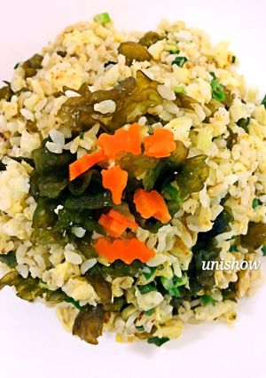 黃金雨來菇炒飯 的食譜成品照片