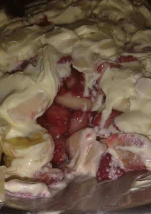 Una foto de Postre fácil, rápido y rico... fresco de frutas !!!