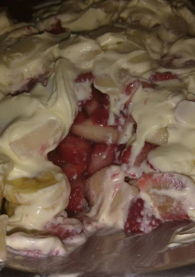 Una foto de Postre fácil, rápido y rico... fresco de frutas !!!