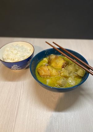 Une photo de Curry vietnamien poulet et taro