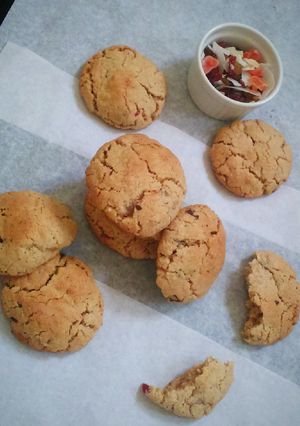 A picture of Fruit Oatmeal Cookies.