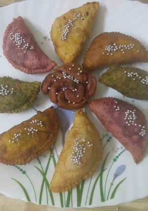 A picture of Dryfruits Gujiyas.