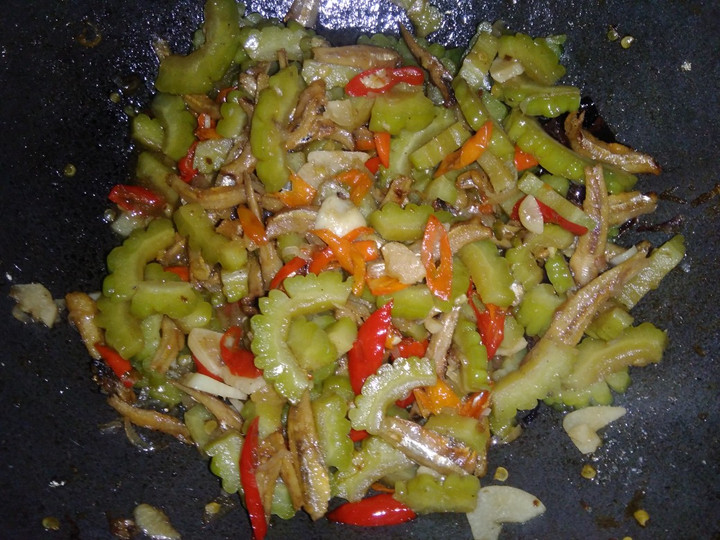 Cara Gampang Menyiapkan Tumis Pare Teri (nggak pahit) Anti Gagal