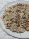 Espagueti con salsa de nueces y queso