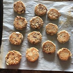 A picture of Almonds cookie.