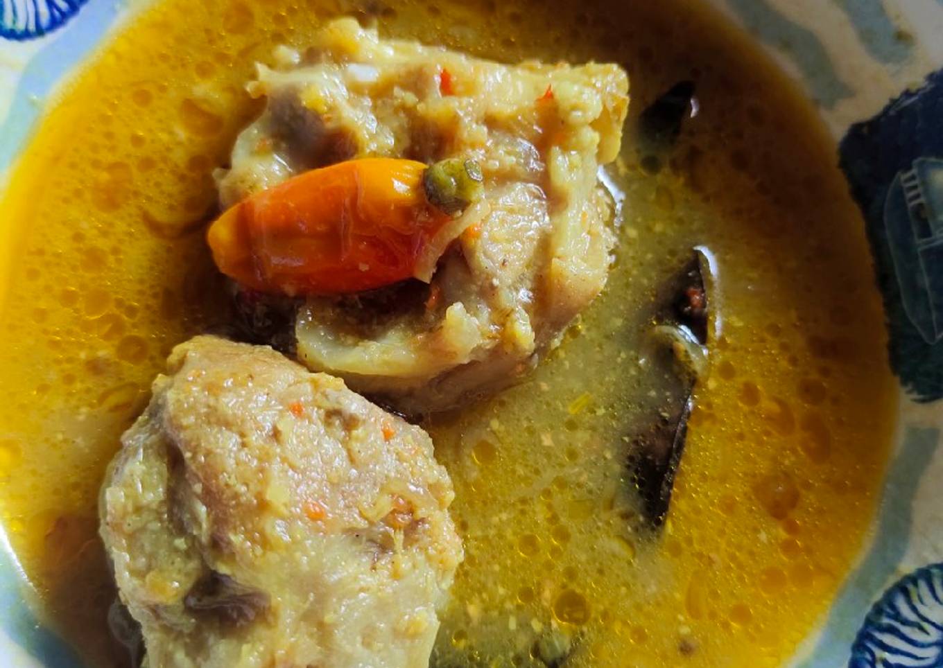 Balung kikil babi / ceker ayam