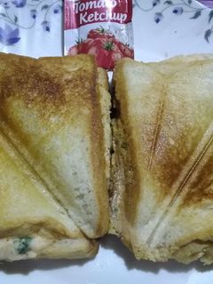 தஹி பனீர் பிரெட் சாண்ட்விச்🥪 (Dahi paneer bread sandwich recipe in tamil) செய்முறை முக்கிய புகைப்படம்