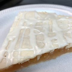 A picture of Giant Pop Tart Pie.