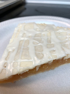 A picture of Giant Pop Tart Pie.