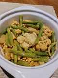 Curried Cauliflower and Beans