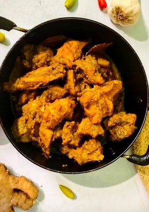 স্পাইসি  চিকেন কষা(spicy chicken kosha recipe in Bengali) রেসিপির প্রধান ছবি