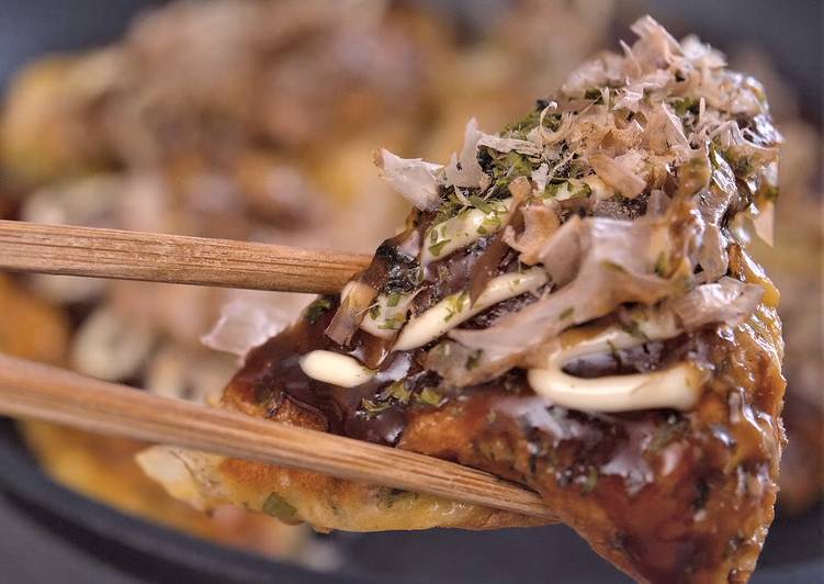 OKONOMIYAKI (Japanese Pizza / Japanese Savory Pancake) OKONOMIYAKI (Japanese Pizza / Japanese Savory Pancake)