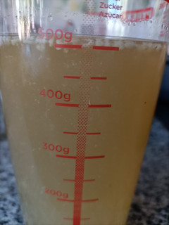 Una foto de Caldo casero de pollo