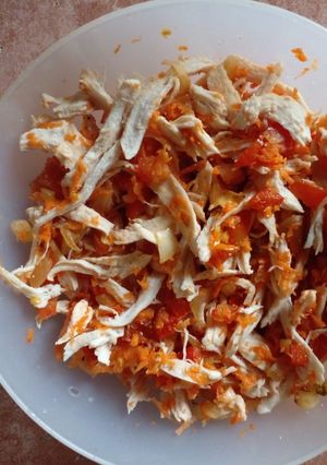 Una foto de Pollo con verduras ⭒ ensalada, relleno, salsa, revuelto