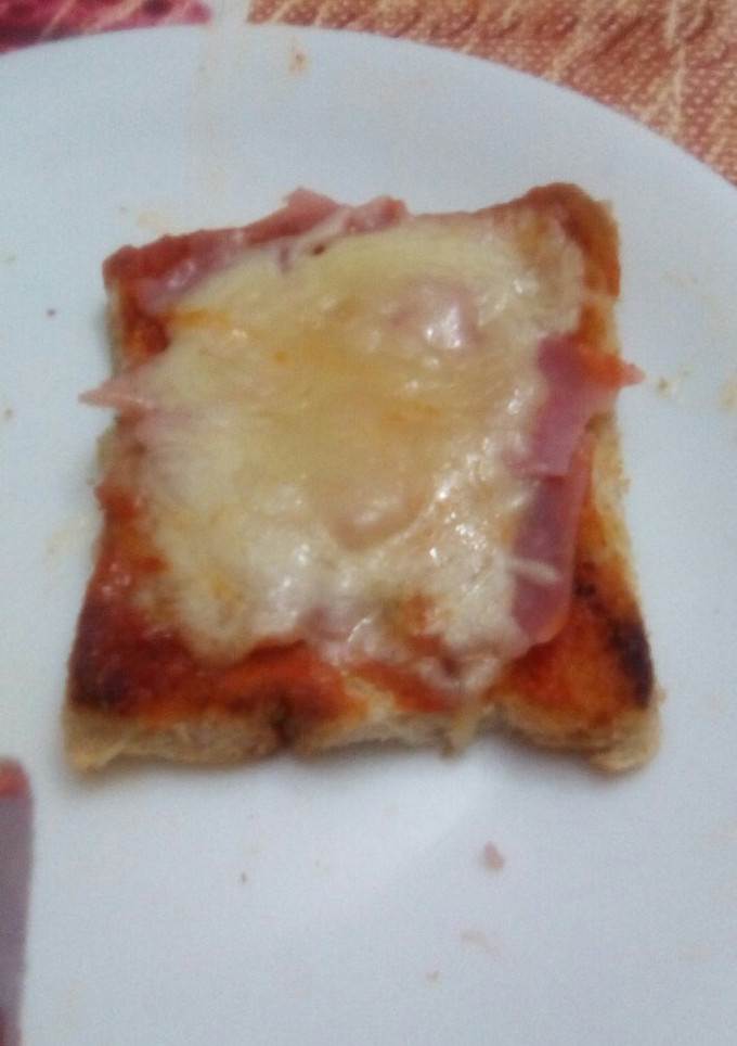 Una foto de Pizza pan de jamón cocido al microondas