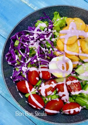 Hình của món Salad rau củ sốt Dâu Tằm.