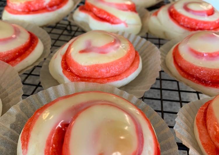 Steps to Make Award-winning Strawberry Rolls