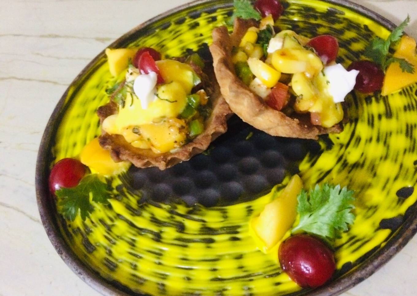 Mango salsa tart