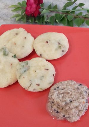 সুজির ইডলি(suji idli recipe in Bengali) রেসিপির প্রধান ছবি